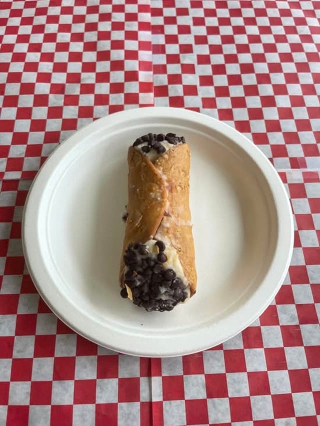 Cannoli.
